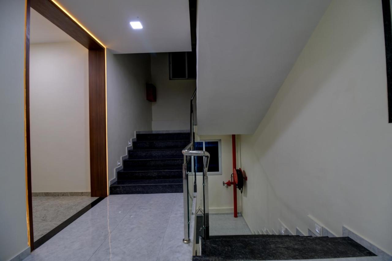 Hotel Mourya Residency Navi Mumbai Exterior photo